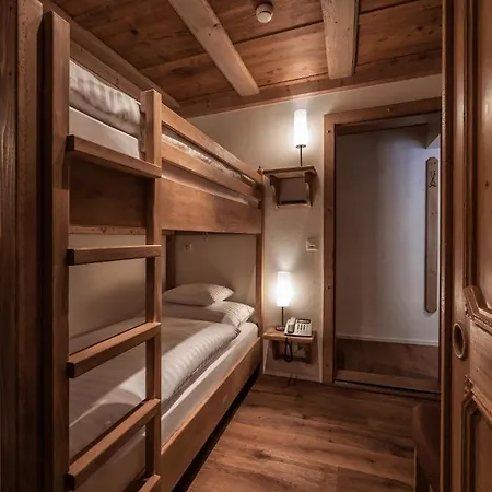 Hotel Schoenegg 3*