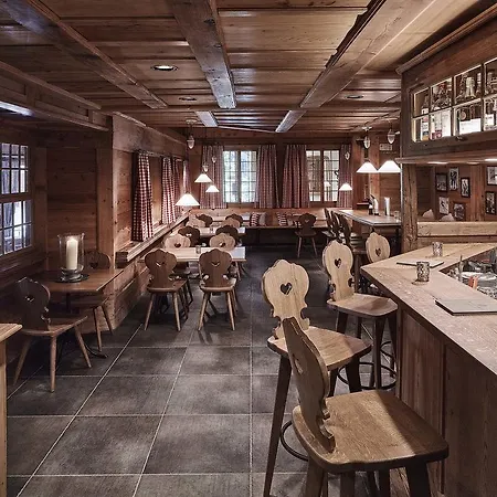 舍内格酒店 酒店